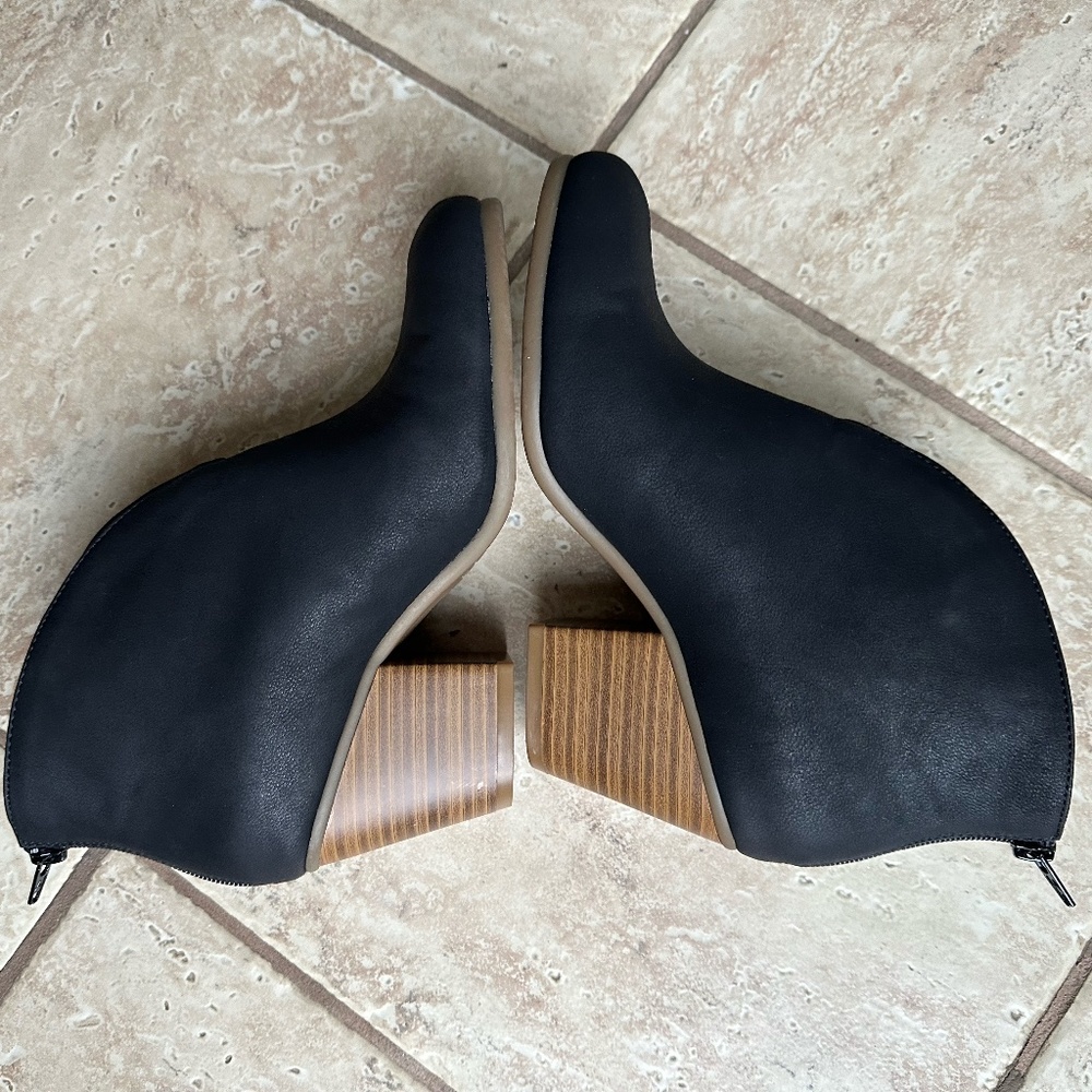 AEROSOLES BOOTIES A2 HEELREST: NEW W/OUT BOX  BLACK  SIZE:9